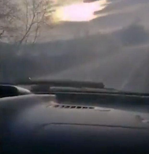 러시아군은 민간인이라고 봐주지 않았다. RFE/RL이 입수한 동영상에는 러시아군이 맞은편 불라벤코 부자 차량에 무차별 사격을 퍼붓는 모습이 담겨 있었다.