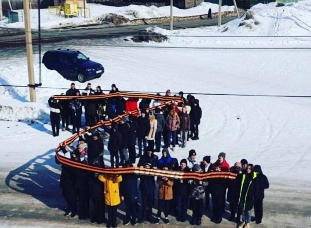 러시아는 교육 현장에도 이 Z 표식을 동원, 학교를 정치 세뇌의 장으로 만들었다. 고등학교는 물론 유치원에서까지 ‘특별 애국 수업’을 진행하며 반우크라이나 선전에 열을 올렸다.