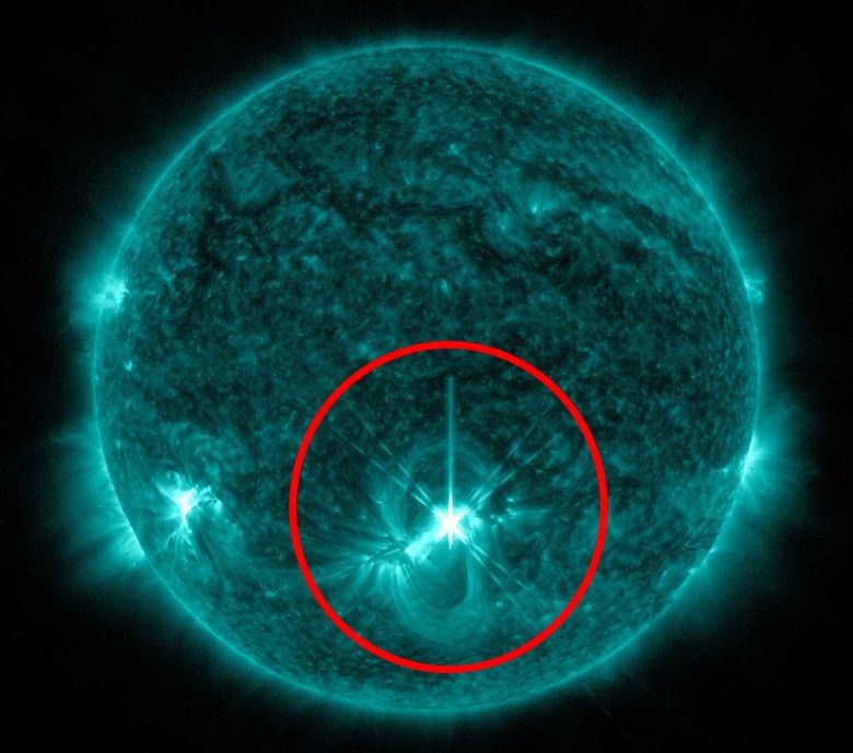 지난 10일 태양활동관측위성이 포착한 흑점 AR3006. 사진=NASA/SDO/ESA/helioviewer.org
