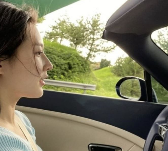 김새론이 타고 다니는 2억 오픈카