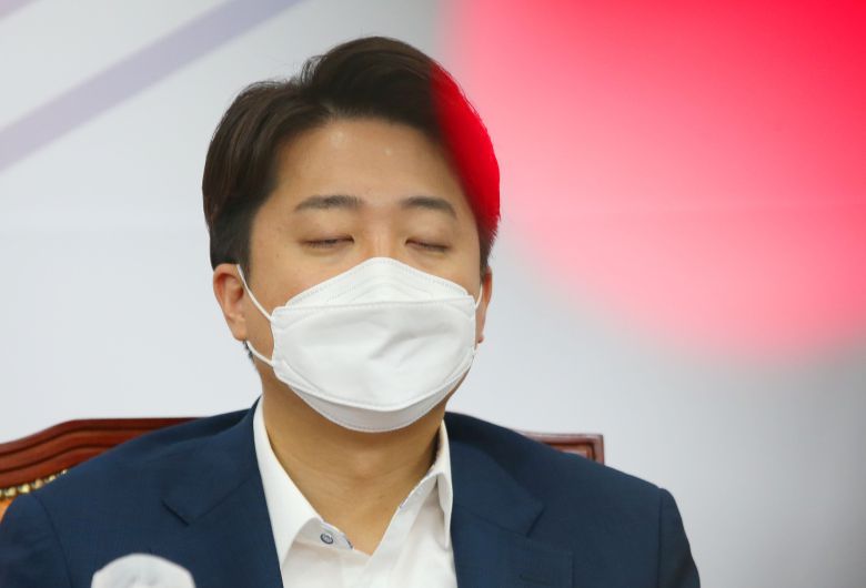 국민의힘 이준석 대표가 23일 오전 서울 여의도 국회에서 열린 최고위원회의에 참석해 있다. 2022. 6. 23 김명국 기자