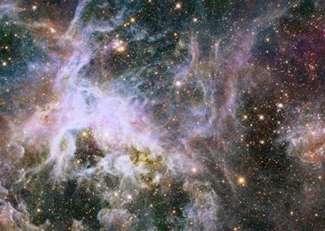 과거 허블우주망원경이 관측한 타란툴라 성운.