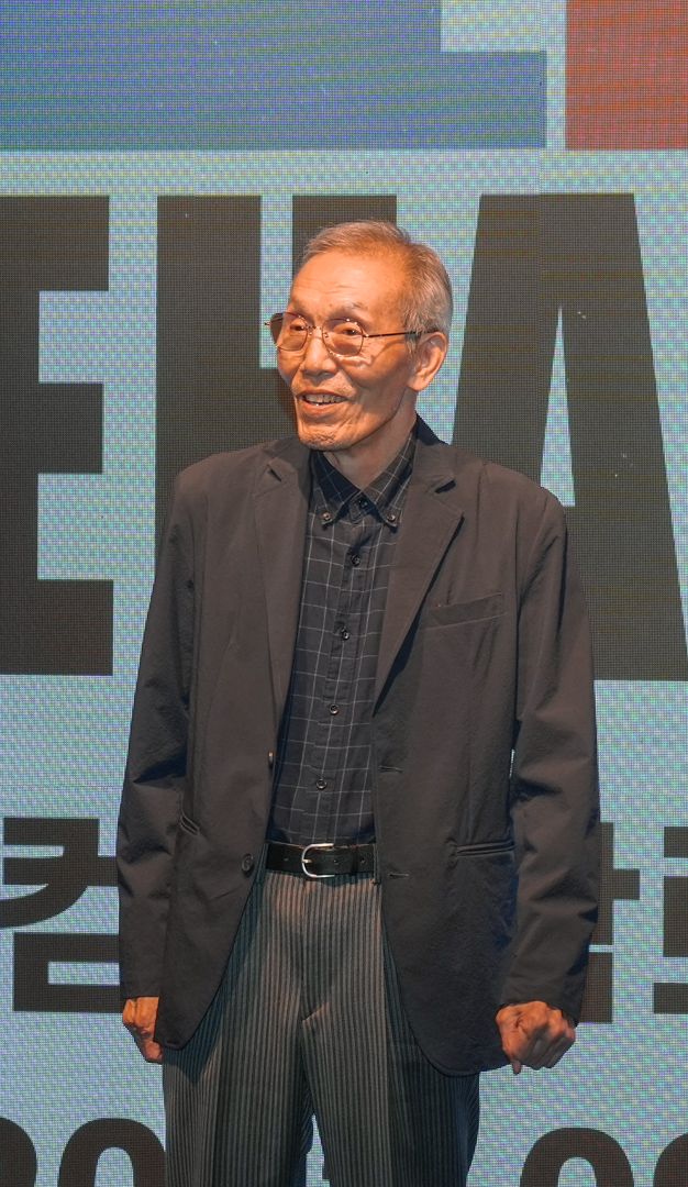 배우 오영수 - 에미상 뒤풀이에서 파격 춤을 선보인 배우 오영수가 이번엔 대학로를 휘어잡는다.웰컴 대학로 제공