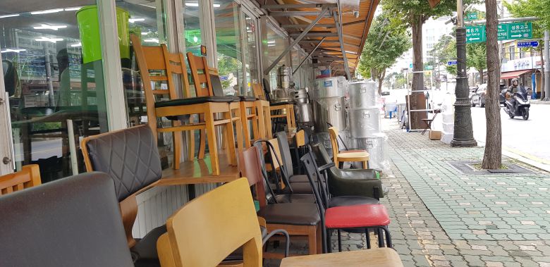 - 지난 6일 서울 중구 황학동 주방가구거리가 한산한 모습을 보이고 있다.