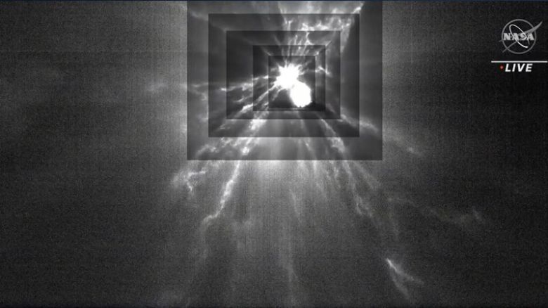 리차큐브로 포착한 다트 충격의 파편 이미지. 파편의 세부사항을 강조하기 위해 각 상자 내의 대비를 높여 이미지를 강화시켰다. 사진=NASA