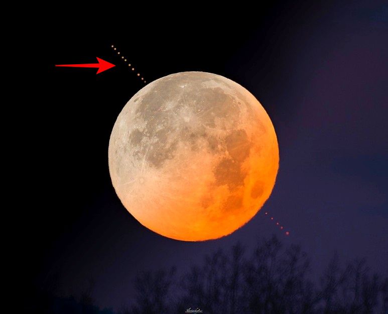 보름달 뒤로 숨는 희귀한 화성의 엄폐. (이미지/: Tomas Slovinsky)