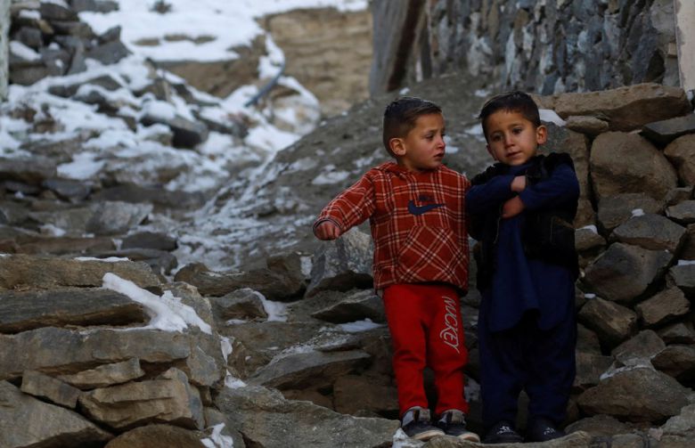 아프간에 영하 28도까지 떨어지는 혹독한 추위가 몰아치면서 최소 157명이 사망했다. 로이터 연합뉴스