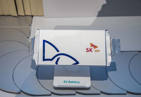 SK온의 파우치형 배터리