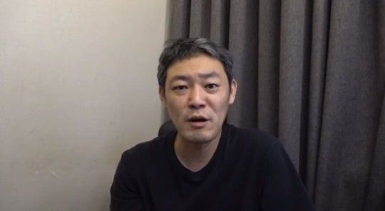 유튜버 김용호씨는 2021년 4~8월 유튜브에서 총 30여회에 걸쳐 박수홍씨와 부인 김다예씨에 대한 의혹을 제기했다. 박씨가 경찰에 김씨를 고소하자 의혹 제기는 중단됐다. 김씨는 현재 정보통신망이용촉진및정보보호등에관한법률 위반(명예훼손), 모욕, 강요미수 혐의로 재판받고 있다. 유튜브 채널 ‘김용호 연예부장’ 캡처