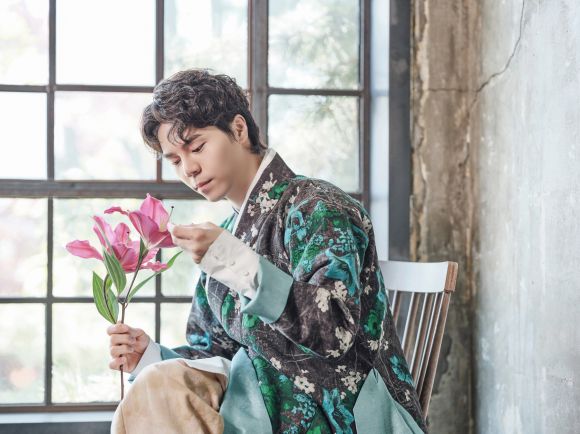 김수인이 ‘베니스의 상인들’에서 맡은 바사니오 분장을 한 모습. 국립극장 제공