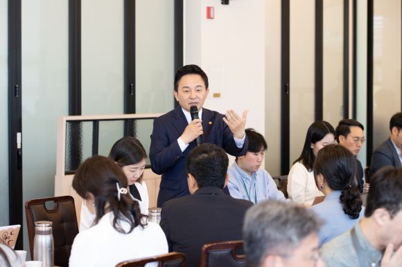 원희룡 국토교통부 장관이 16일 세종시에서 열린 출입기자단 월례 오찬 간담회에서 발언하고 있다. 2023.5.16. 연합뉴스