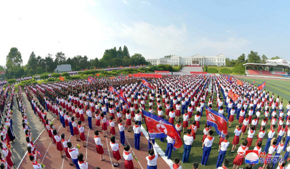 조선소년단 ‘충성의 편지’ 증정모임이 5일 만경대혁명학원에서 진행됐다고 북한 조선중앙통신이 보도했다. 2023.6.6 조선중앙통신 연합뉴스