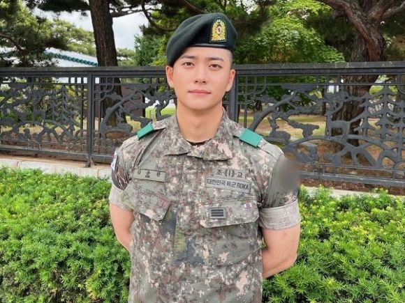 6일 제68회 현충일 추념식에 참석한 강태오. 맨오브크리에이션 인스타그램 캡처