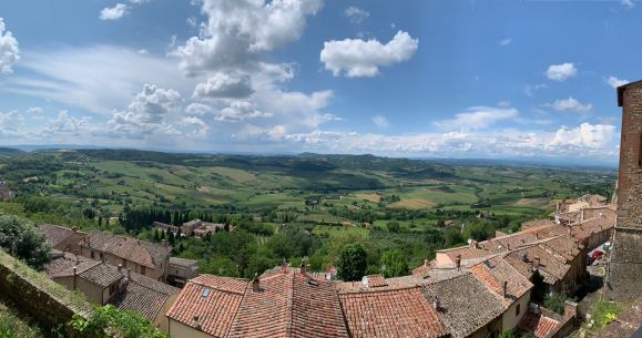 피엔차보다 몬테풀치아노는 한층 크고 세련돼 있다.
