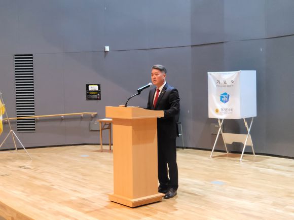 11일 국민의힘 경기도당 의원총회에서 경기도의회 교섭단체 대표로 새로 선출된 김정호 의원이 당선소감을 밝히고 있다. 명종원 기자