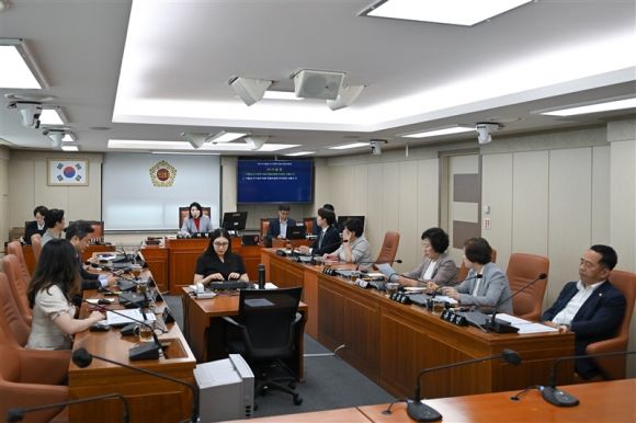 ‘서울시의회 저출생 인구절벽 대응 특별위원회’ 회의 전경