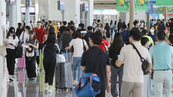 코로나19 엔데믹으로 해외여행객이 급증하는 가운데, 최근 5년간 외국에서 강간, 폭력 등 강력범죄 피해를 당한 한국인이 1000명을 넘은 것으로 나타났다. 연합뉴스