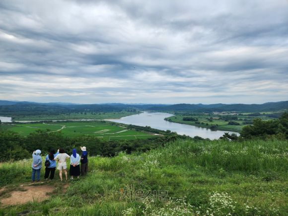 경기 파주시 장산전망대에서 북한 쪽을 바라본 풍경.  서울신문DB