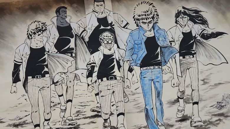 경상북도 울진군 매화면‘이현세 만화거리마을’입구에는 이현세 작가의 대표작 ‘공포의 외인구단’이 커다란 벽에 그려져 있다.