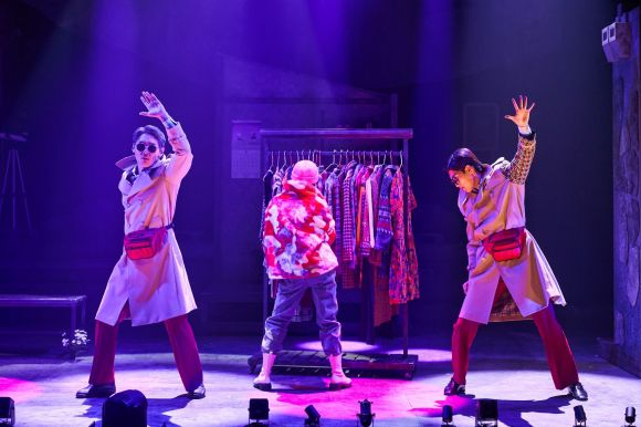 ‘렛미플라이’는 중간중간 웃긴 장면들을 넣어 작품의 재미를 더한다. 프로스랩 제공