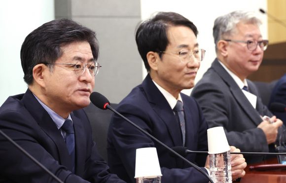 ‘미래대연합’ 확대운영회의 - ‘미래대연합’ 창당을 준비 중인 박원석 전 의원이 15일 국회에서 열린 확대운영회의에서 발언을 하고 있다.  2024.1.15  연합뉴스