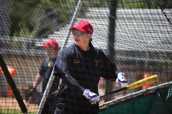 KIA 타이거즈 나성범이 지난달 17일 KIA의 전지훈련지인 호주 캔버라의 나라분다 볼파크에서 타격 훈련하고 있다. KIA 타이거즈 제공