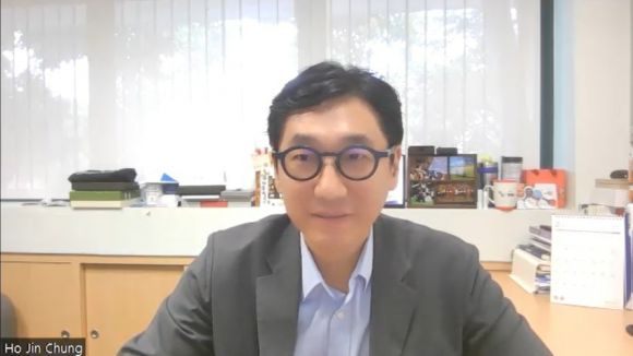 서울신문과 줌 인터뷰를 하는 정호진 싱가포르 난양공대 국립교대 교수.