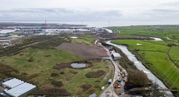 하웰스의 하드 드라이브가 버려져 있을것으로 예상되는 영국의 뉴포트 쓰레기 매립지
