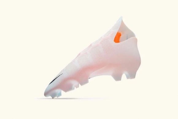 AI가 만든 축구화 - AI가 영 축구 선수 엘링 홀란(멘체스터 시티)를 위해 만든 축구화 / 사진=나이키
