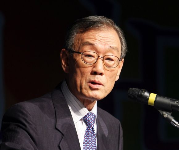 노재봉 전 국무총리 별세 - 노재봉 전 국무총리가 23일 별세했다. 향년 88세. 사진은 지난 2008년 4월 세종문화회관 예술의 정원에서 열린 ‘건국 60년, 60일 연속 강연’에서 강연자로 나선 노재봉 전 국무총리.  2024.4.24 연합뉴스 자료사진