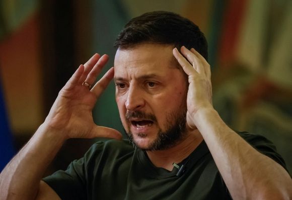 로이터 통신과 인터뷰 중인 볼로디미르 젤렌스키 대통령. 로이터 연합뉴스