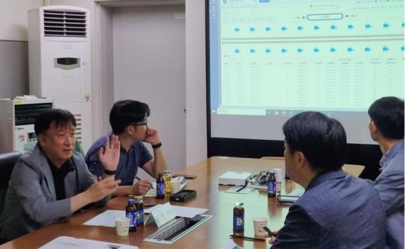 지난 24일 시청역에서 서울교통공사로부터 지하철 공기청정기 제어 시스템 구축현황을 보고 받는 경기문 의원