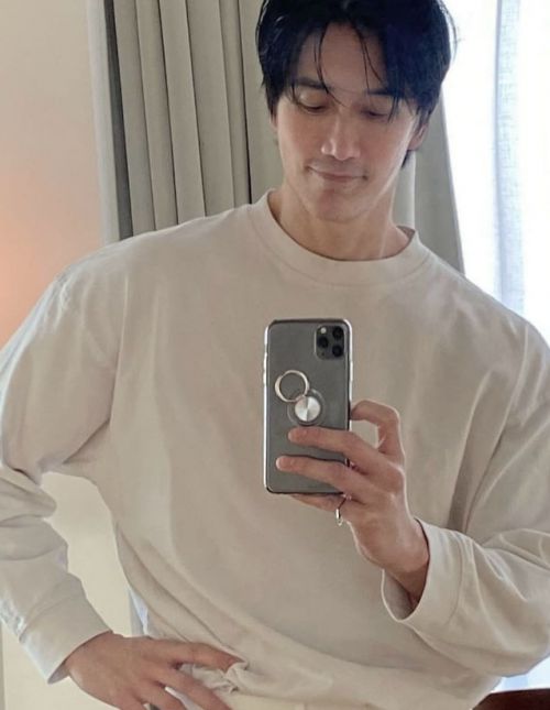 지난달 4일 올라온 사진. 추안도 탄(58)이 변함없는 동안 외모를 자랑하고 있다. 추안도 탄 인스타그램 캡처