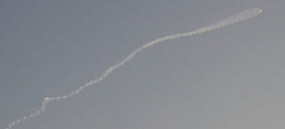 합동참모본부(합참)는 지난달 26일 새벽 북한의 탄도미사일 발사와 관련해 비행 초기부터 비정상적인 움직임을 보이며 공중 폭발했다고 분석했다고 밝혔다. 뉴시스