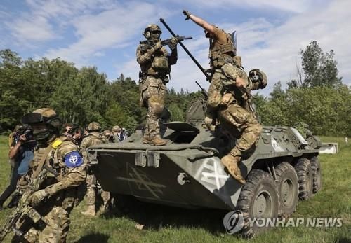 자유러시아군단(FRL)과 러시아의용군단(RVC) 부대원들 EPA 연합뉴스