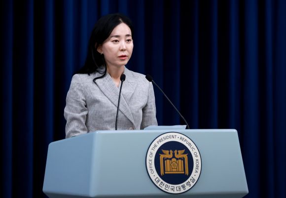 정혜전 대통령실 대변인 현안 브리핑 - 정혜전 대통령실 대변인이 16일 서울 용산 대통령실 청사에서 현안 브리핑을 하고 있다. 2024.8.16 연합뉴스