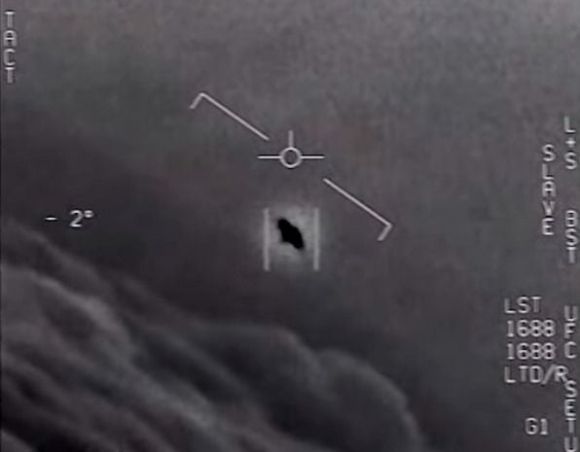 미국 국방부가 2021년 공개한 UFO 추정 비행 물체