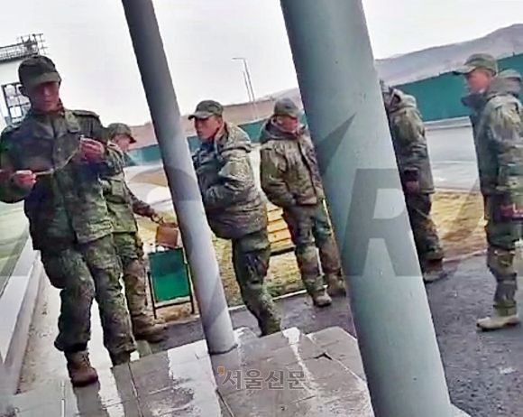 러시아 텔레그램 채널 ‘아스트라’가 “러시아 극동 연해주에 북한군 병력이 주둔한 사실이 또 확인됐다”며 공유한 관련 영상 일부. 2024.10.22 텔레그램