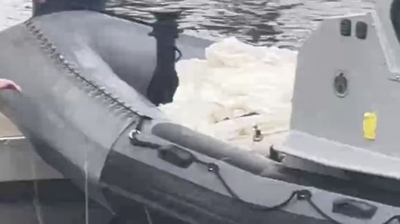 2023년 2월 4일 사우스캐롤라이나주 머틀비치 상공에서 격추된 뒤 떨어진 풍선의 잔해