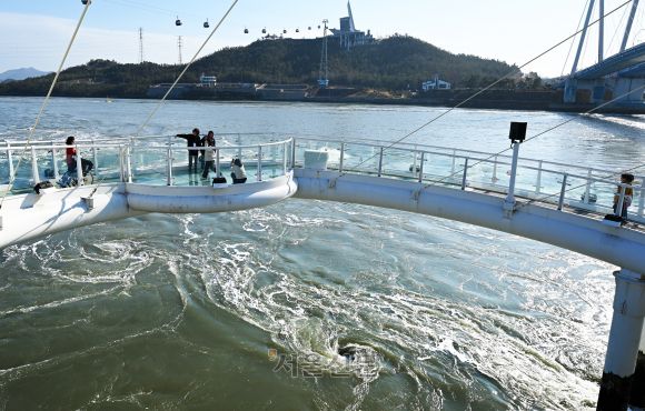 울돌목 스카이워크.