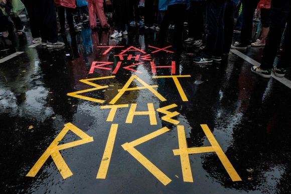 프라보워 수비안토 대통령 정부에 반대하는 시위. 2025.3.10 AFP 연합뉴스