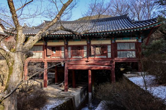 산불 전 의성 고운사 가운루 마지막 모습 - 지난 2월 11일 경북 의성군 단촌면 대한불교조계종 제16교구 본사 고운사의 가운루. 2025.3.26 연합뉴스