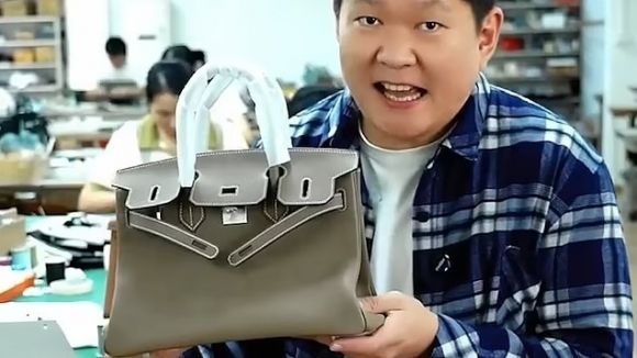 13일 한 엑스 계정(@Humanbydesign3)에는 3만8000달러(약 5400만원)에 달하는 에르메스 버킨백의 원가가 1395달러(약 200만원)라고 주장하는 내용의 영상이 공유돼 조회수 780만회를 넘었다. 출처=엑스