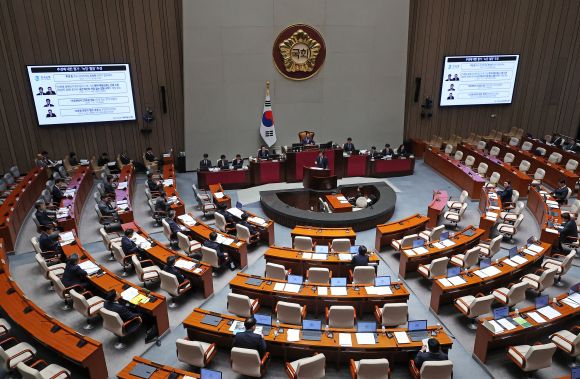 국회 예산결산특별위 전체회의 2일차 - 29일 국회에서 추가경정예산(추경)안을 심사하는 종합정책질의 등을 위한 예산결산특별위원회 전체회의가 열리고 있다. 2025.4.29 연합뉴스