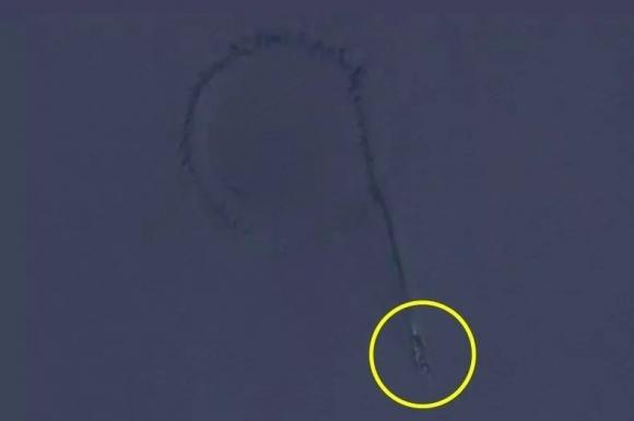 지난달 25일 센티넬-2 위성으로 포착한 홍해를 급선회하는 해리 트루먼호. Copernicus/Sentinel Hub