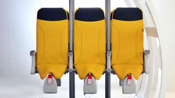 이탈리아 항공좌석 제조업체 아비오인테리어스(Aviointeriors)가 2018년 4월 독일 함부르크에서 개최된 ‘2018 항공기 인테리어 엑스포’에서 공개한 비행기용 직립식 좌석 스카이라이더2.0. 아비오인테리어스 제공