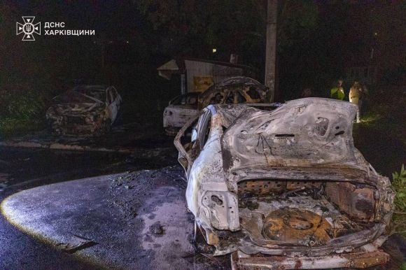 5일(현지시간) 볼로디미르 젤렌스키 우크라이나 대통령은 “하룻밤 사이 체르니히우, 하르키우, 도네츠크, 오데사, 수미, 드니프로, 헤르손 지역이 103대의 드론과 탄도 미사일 1발의 공격을 받았으며 최소 5명이 사망하고 수십명이 다쳤다”라고 밝혔다. 특히 사망자에는 한 살 아기도 포함됐는데, 이는 전면전이 시작된 이후 잃은 632번째 어린이라고 짚었다. 2025.6.5 젤렌스키 텔레그램(우크라 내무부 산하 국가비상대책본부)