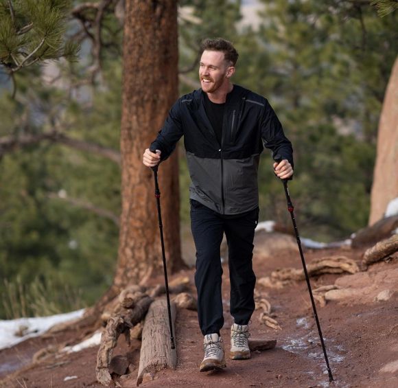 잭 그리너는 피나는 노력 끝에 등산이 가능할 정도로 건강을 찾았다. 소셜미디어 캡처