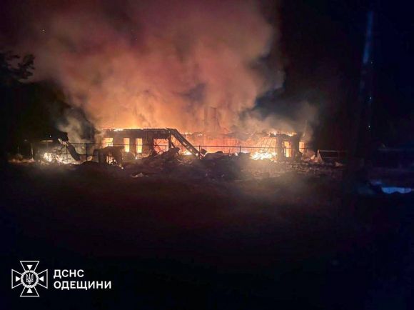 5일(현지시간) 볼로디미르 젤렌스키 우크라이나 대통령은 “하룻밤 사이 체르니히우, 하르키우, 도네츠크, 오데사, 수미, 드니프로, 헤르손 지역이 103대의 드론과 탄도 미사일 1발의 공격을 받았으며 최소 5명이 사망하고 수십명이 다쳤다”라고 밝혔다. 특히 사망자에는 한 살 아기도 포함됐는데, 이는 전면전이 시작된 이후 잃은 632번째 어린이라고 짚었다. 2025.6.5 젤렌스키 텔레그램(우크라 내무부 산하 국가비상대책본부)