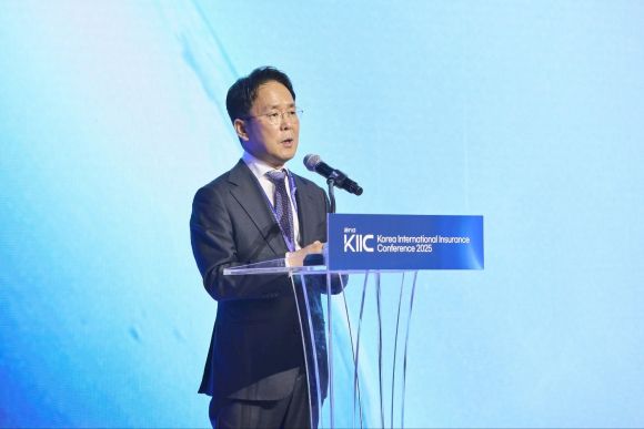 이문화 삼성화재 사장이 제 2회 글로벌 보험 콘퍼런스에서 발언하는 모습. 삼성화재 제공
